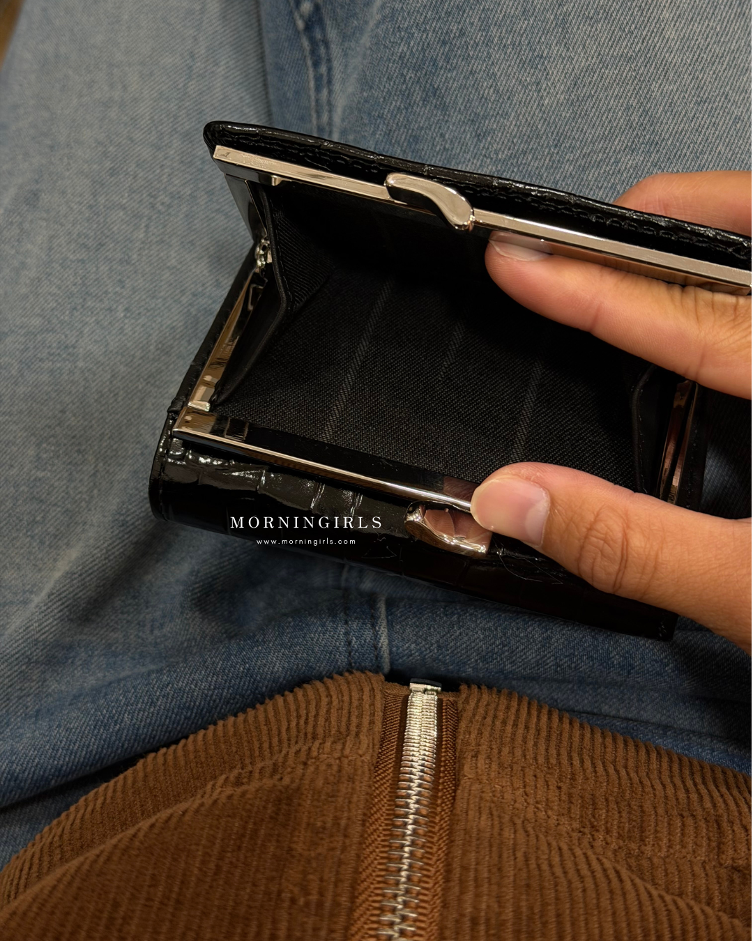 Vivienne Westwood Small Frame Wallet, Black and Silver Alligator Leather [Triple-Layer Connected Phase]