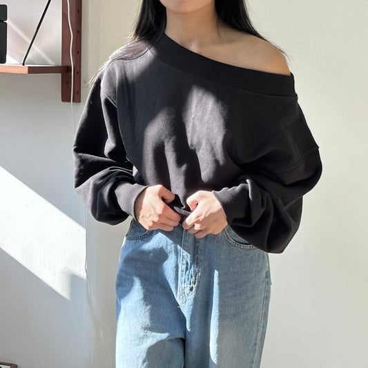 One Shoulder Loose Sweater [門市搬遷清貨限時優惠$99!]