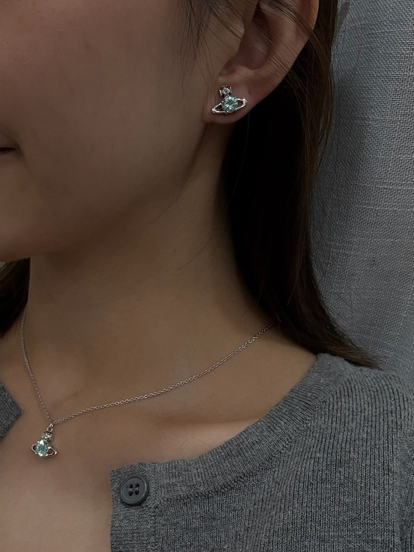 Vivienne Westwood Reina Necklace 低調精緻小鑽 2025最新限定冰川藍 耳環手鏈頸鏈全套上架 [絕美溫柔 超限量現貨發售中!]