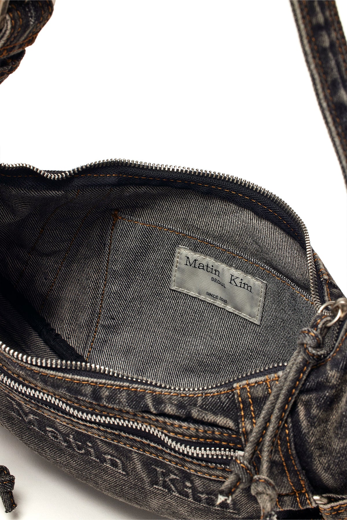 Matin Kim Matin Washed Denim Mini Hobo Bag 最新韓國選物🇰🇷水洗牛仔半月袋［肩帶可調節 韓星同款復古感 可兩用上膊斜揹OK!］