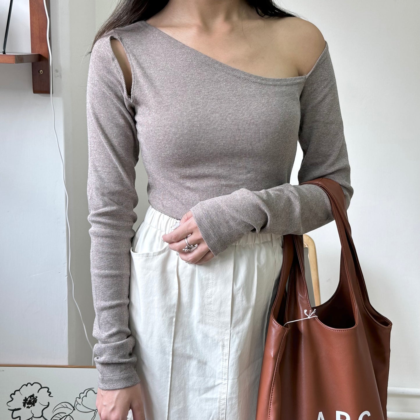 Cut-off One Shoulder Top  [門市搬遷清貨限時優惠$99!]