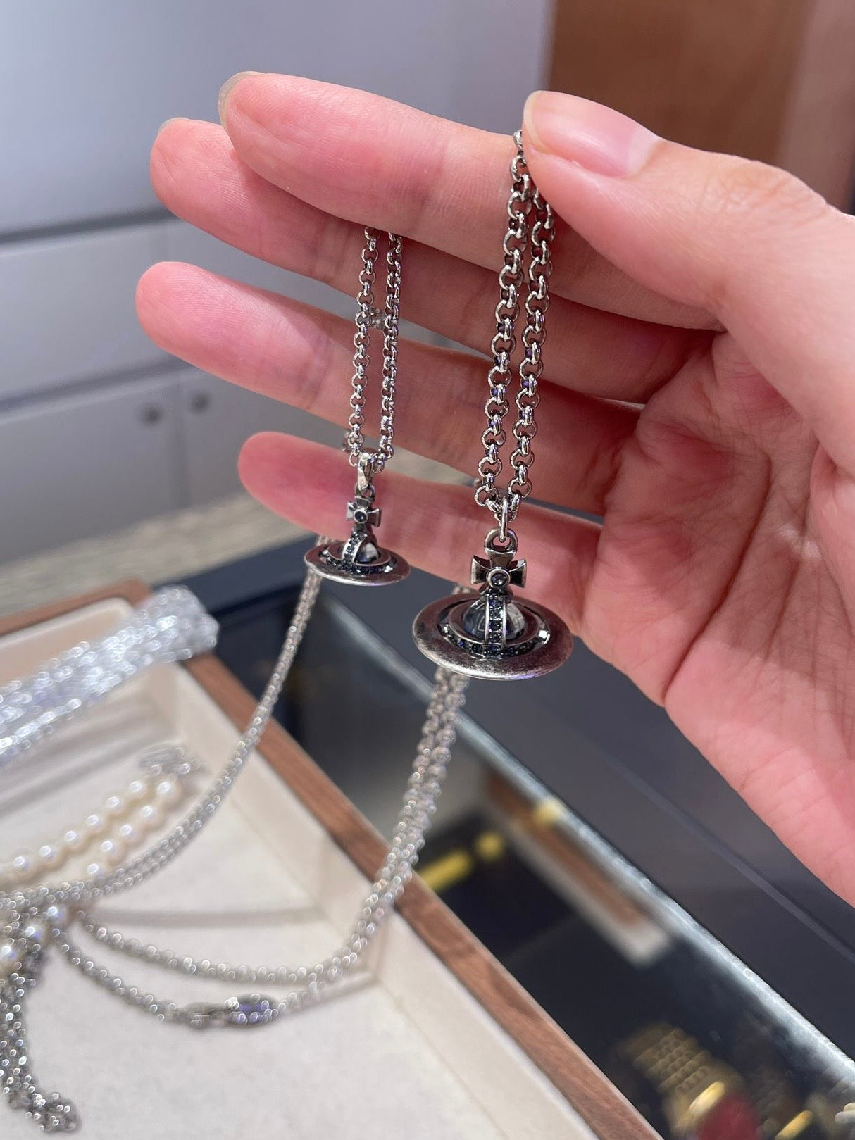 Vivienne Westwood ORB Pendant Crystal Necklace 水泥灰長款  [2025限定色 建議提早下單]