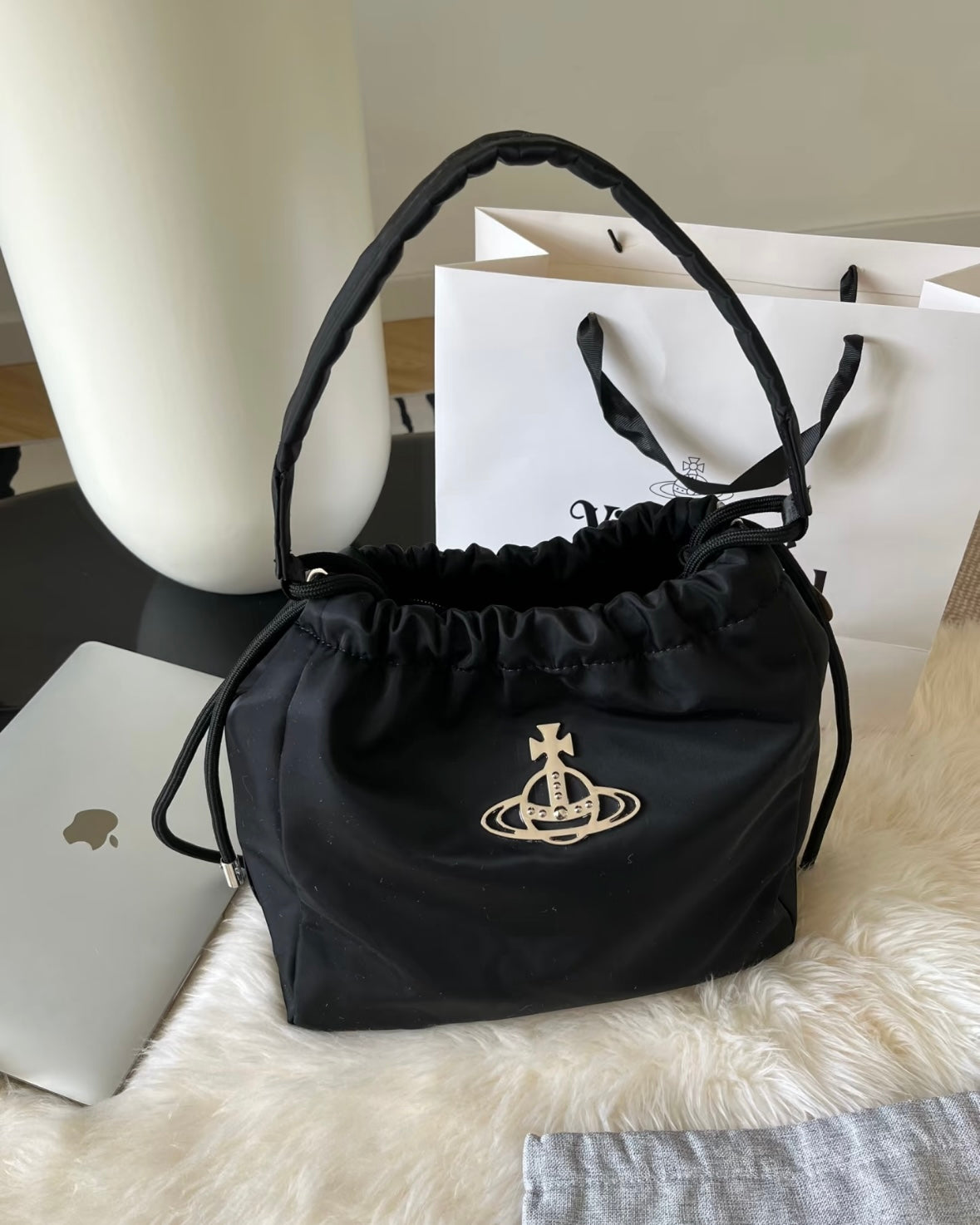Vivienne Westwood Hilary Bucket Bag 索索尼龍 [極難補貨! 韓國限定大容量尼龍水桶袋 正式接受預訂!]