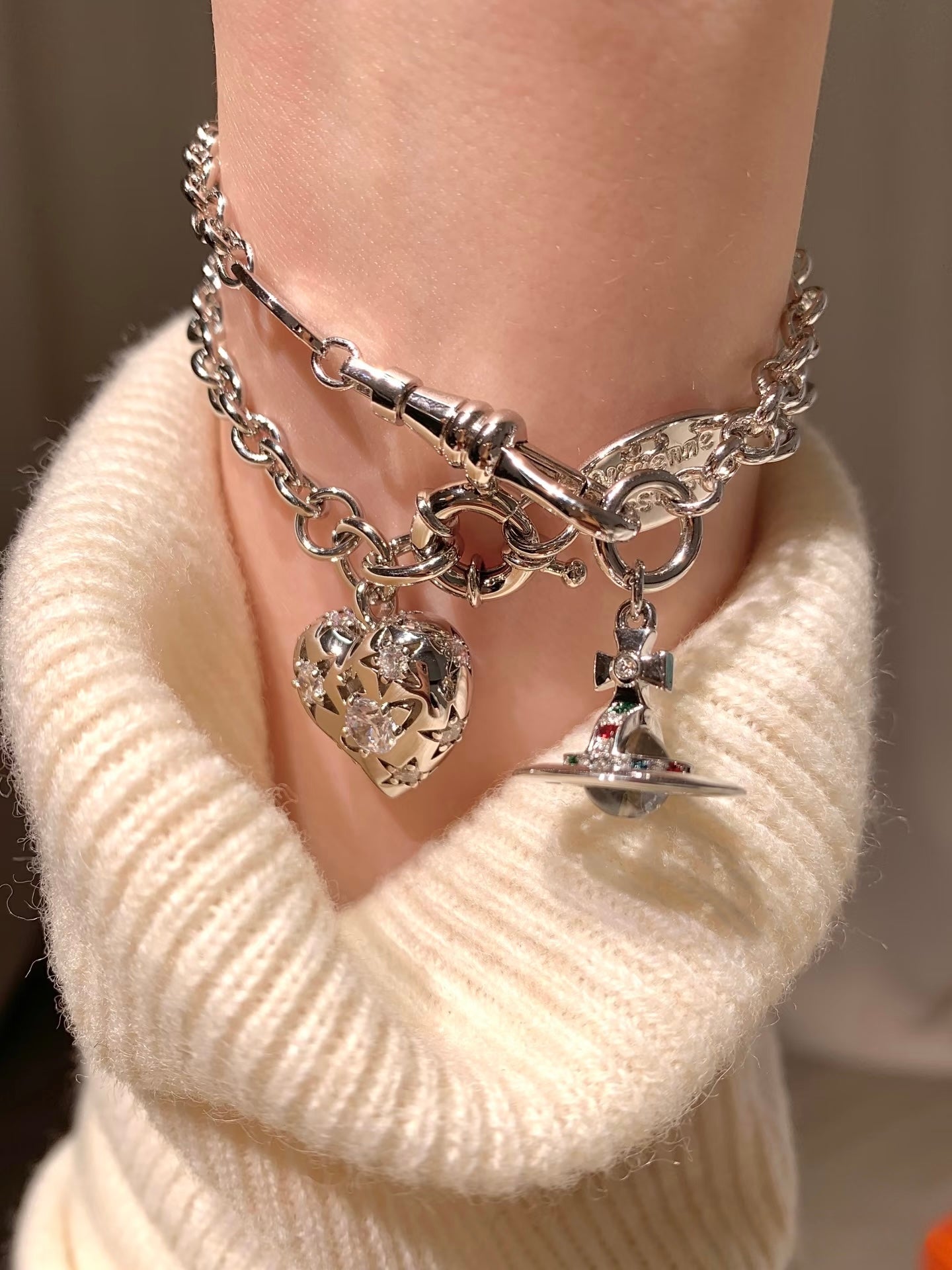 Vivienne Westwood Lee Bracelet 超美閃石立體心心星球［手鏈超限量上架］