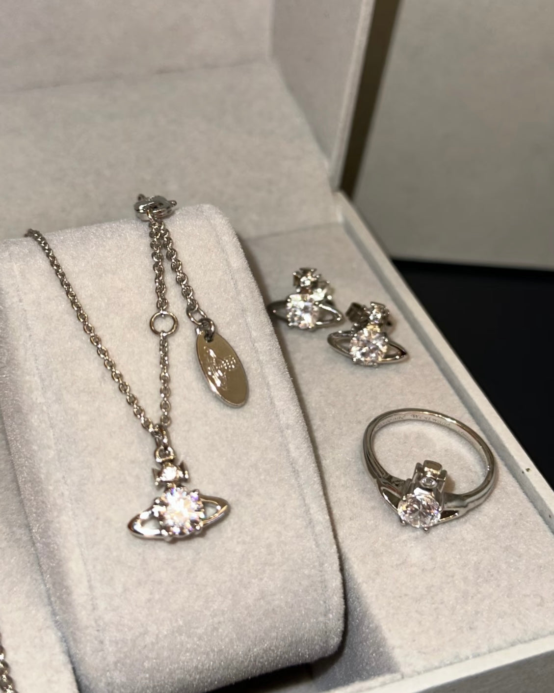 Vivienne Westwood Reina Ring [新品現貨優惠中!]