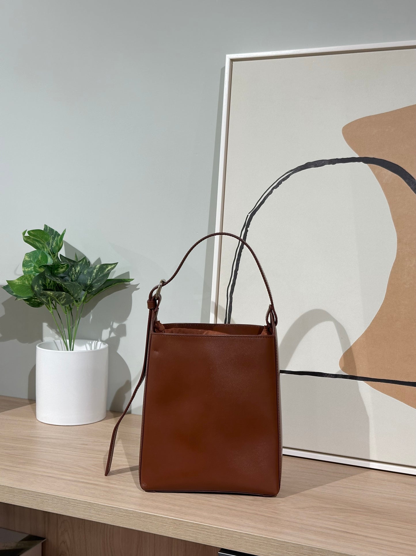 A.P.C. Virginie Bucket Bag 水桶袋 [SMALL]［年末大折扣中復古啡$2248!］