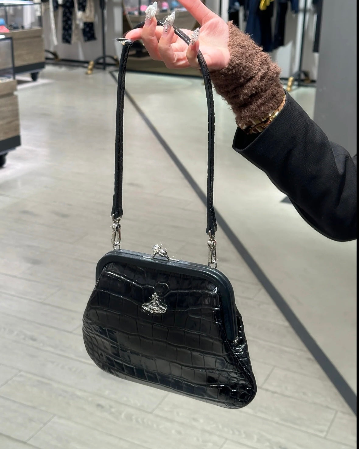 Vivienne Westwood Vivienne's Clutch Bag 黑色鱷魚皮[感謝祭