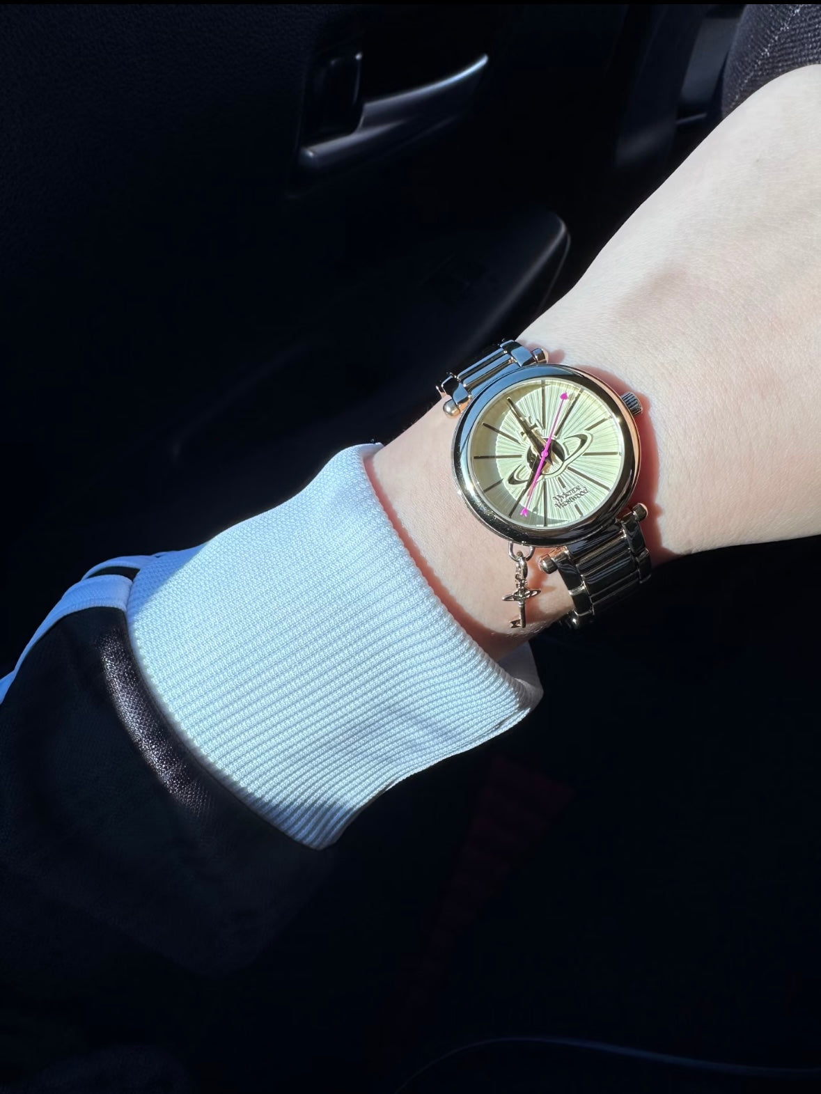 Vivienne Westwood Mother Orb Watch 32mm [金色小吊墜]