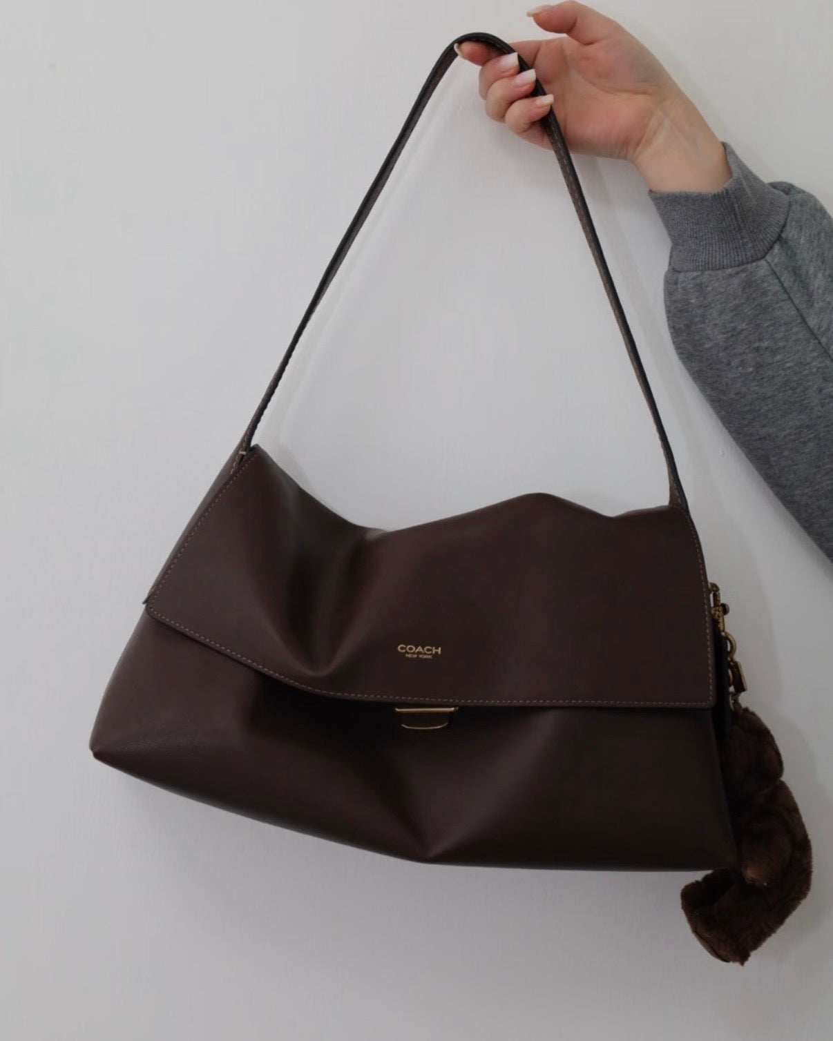 Coach Chelsea 36 郵差袋［大尺寸！！2026年1月最新］