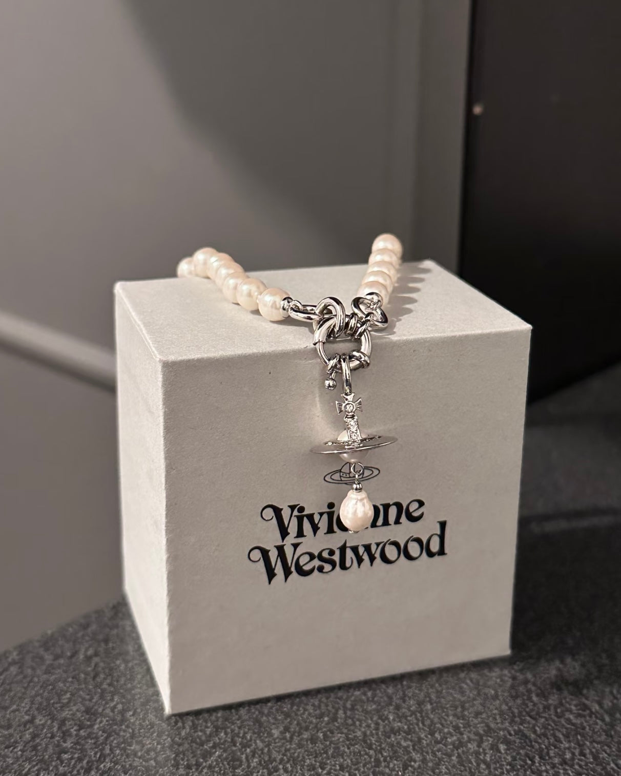 Vivienne Westwood Aleksa Pearl Choker, Baroque Teardrop Pearl [New Arrival! Super Beautiful! Limited-Time Offer, In Stock!]
