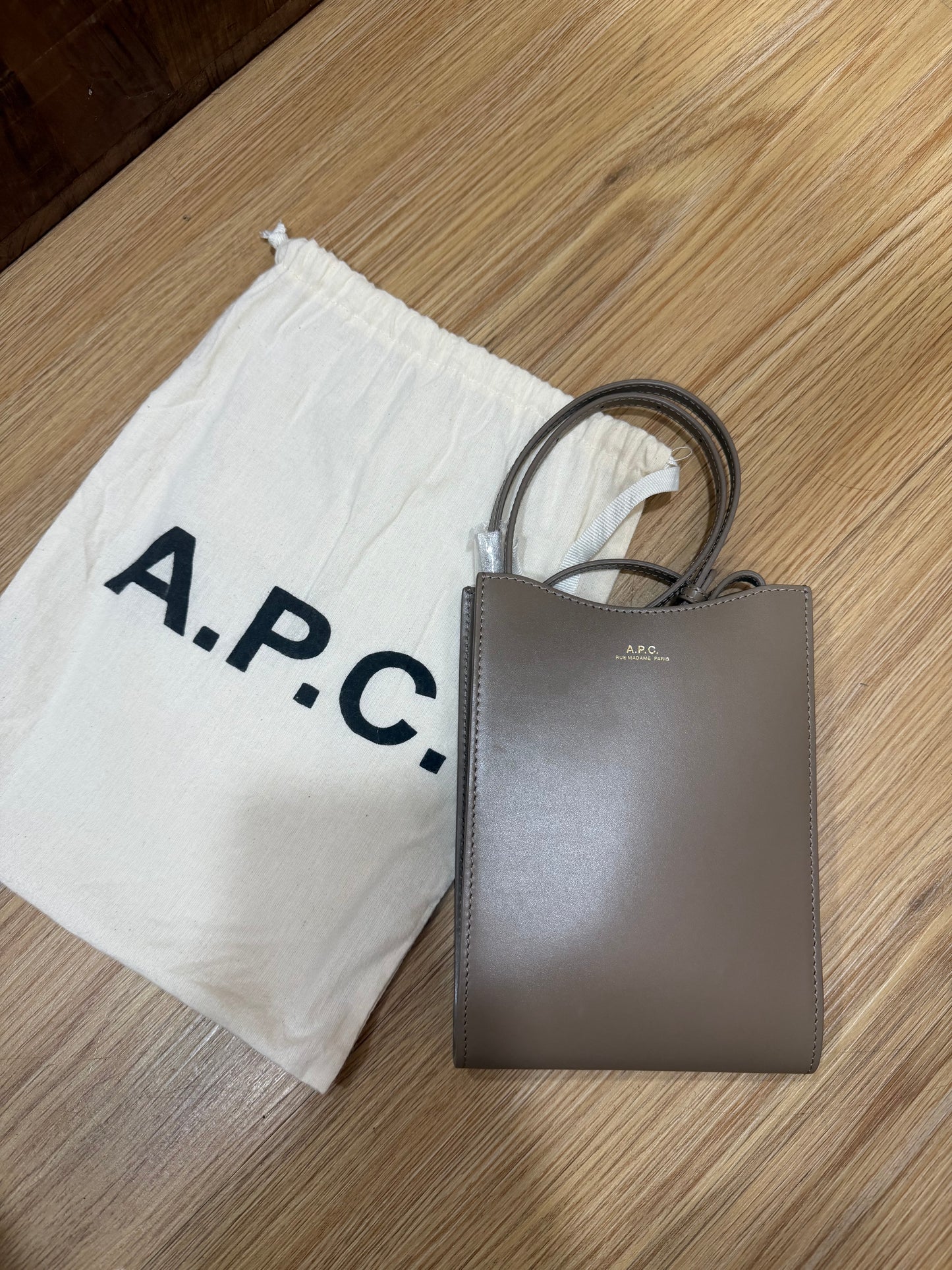 APC Jamie Neck Pouch Phone Pack