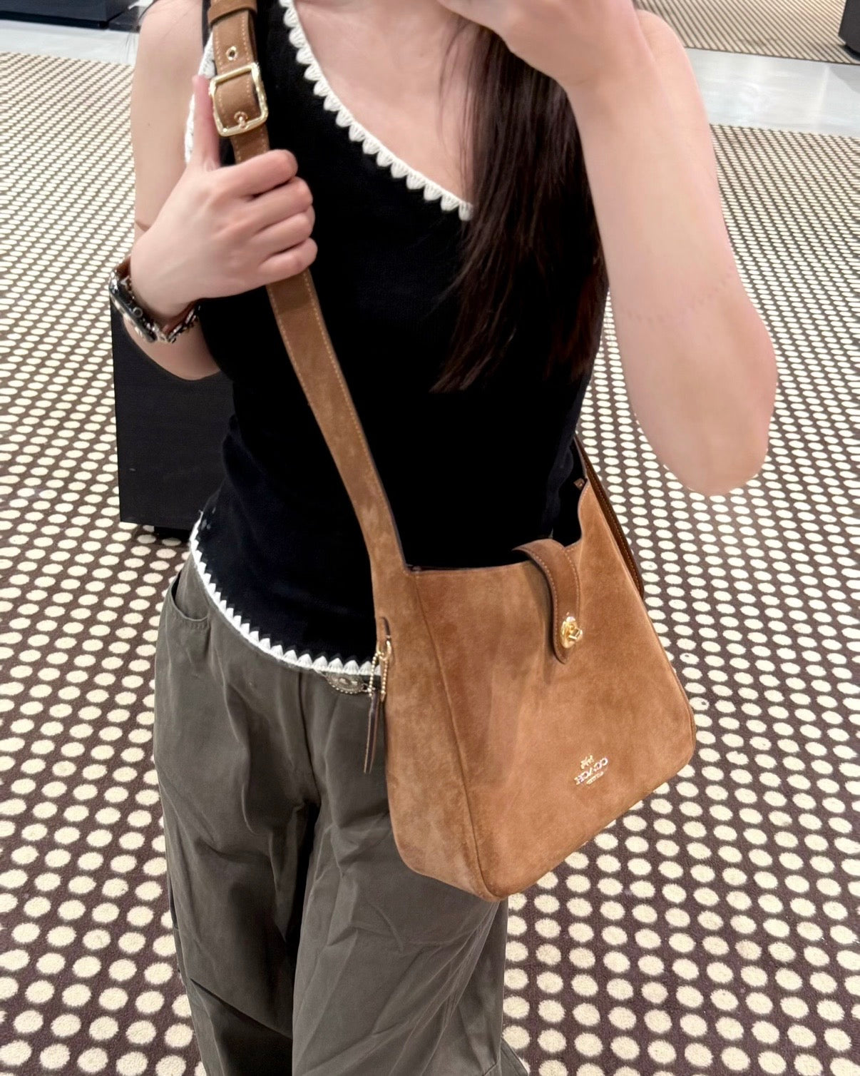 Coach Hadley 多用途斜背手袋 ［性價比超高 低至專櫃35折］