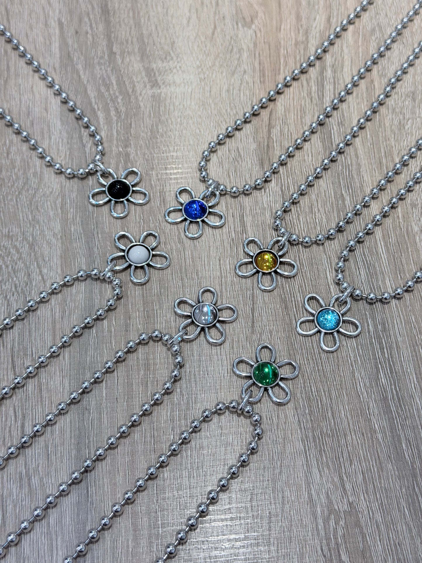 Otro Accesorio 西班牙手工飾物 - Ball Ball Flower Necklace［NEW ITEM! 門市已售出多條］