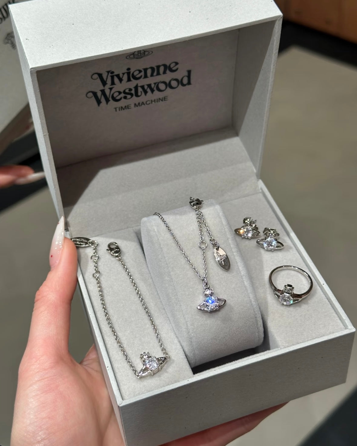Vivienne Westwood Reina Ring [新品現貨優惠中!]