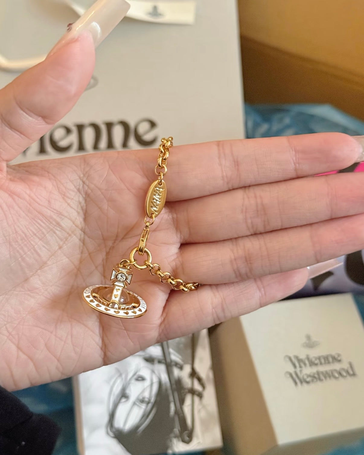 NANA × Vivienne Westwood 聯名系列🪐 [全球斷貨 海報清貨優惠中]