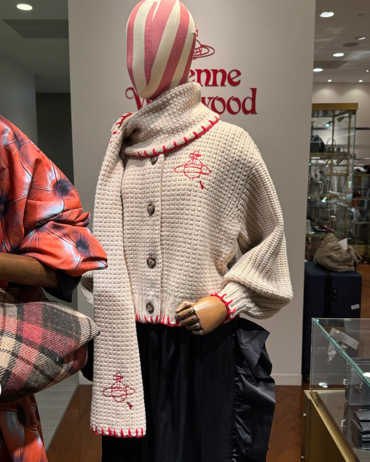 Vivienne Westwood 2025最新日本限定 毛衣連頸巾套裝 [日本直送!]