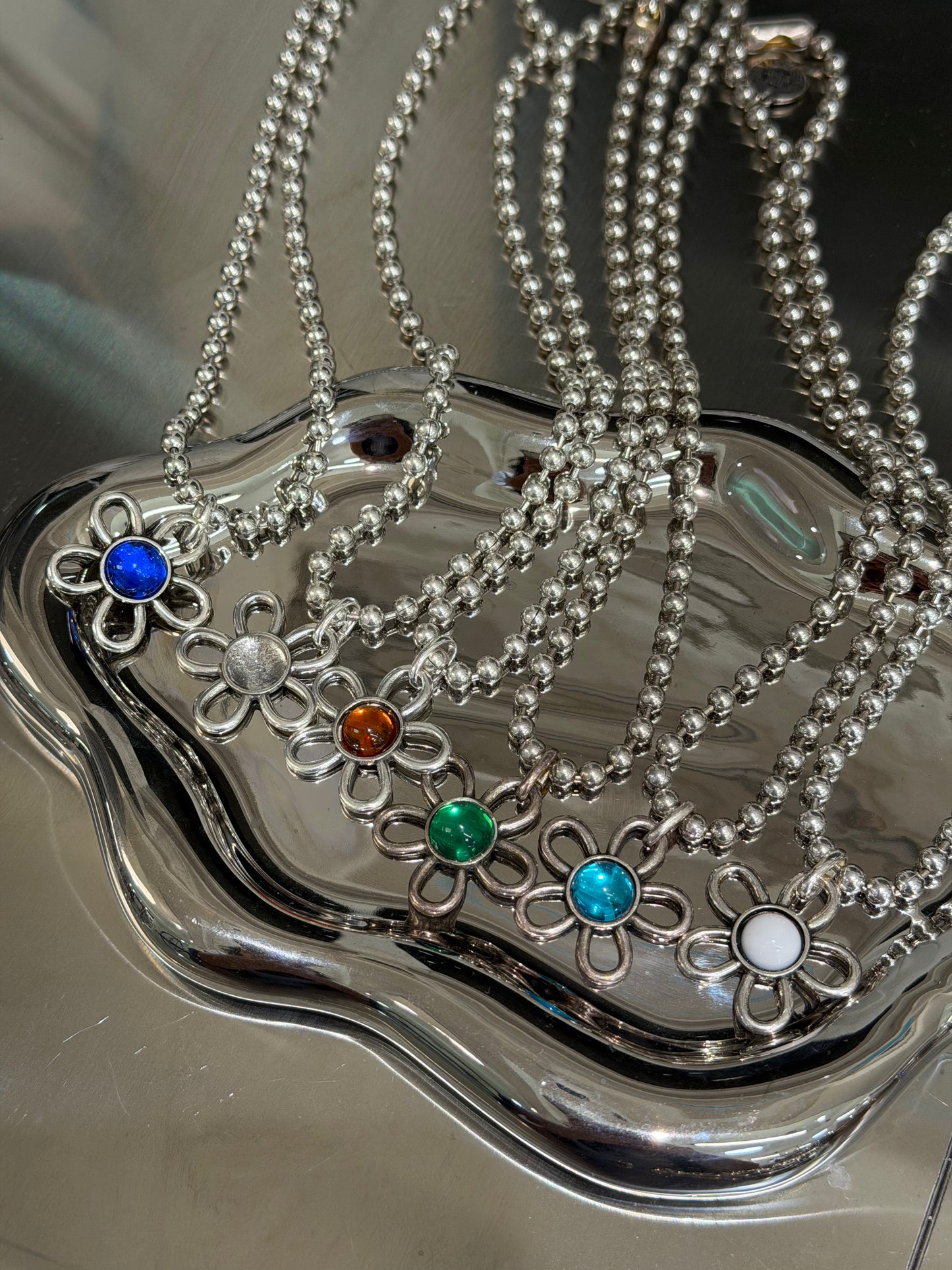 Otro Accesorio 西班牙手工飾物 - Ball Ball Flower Necklace［NEW ITEM! 門市已售出多條］