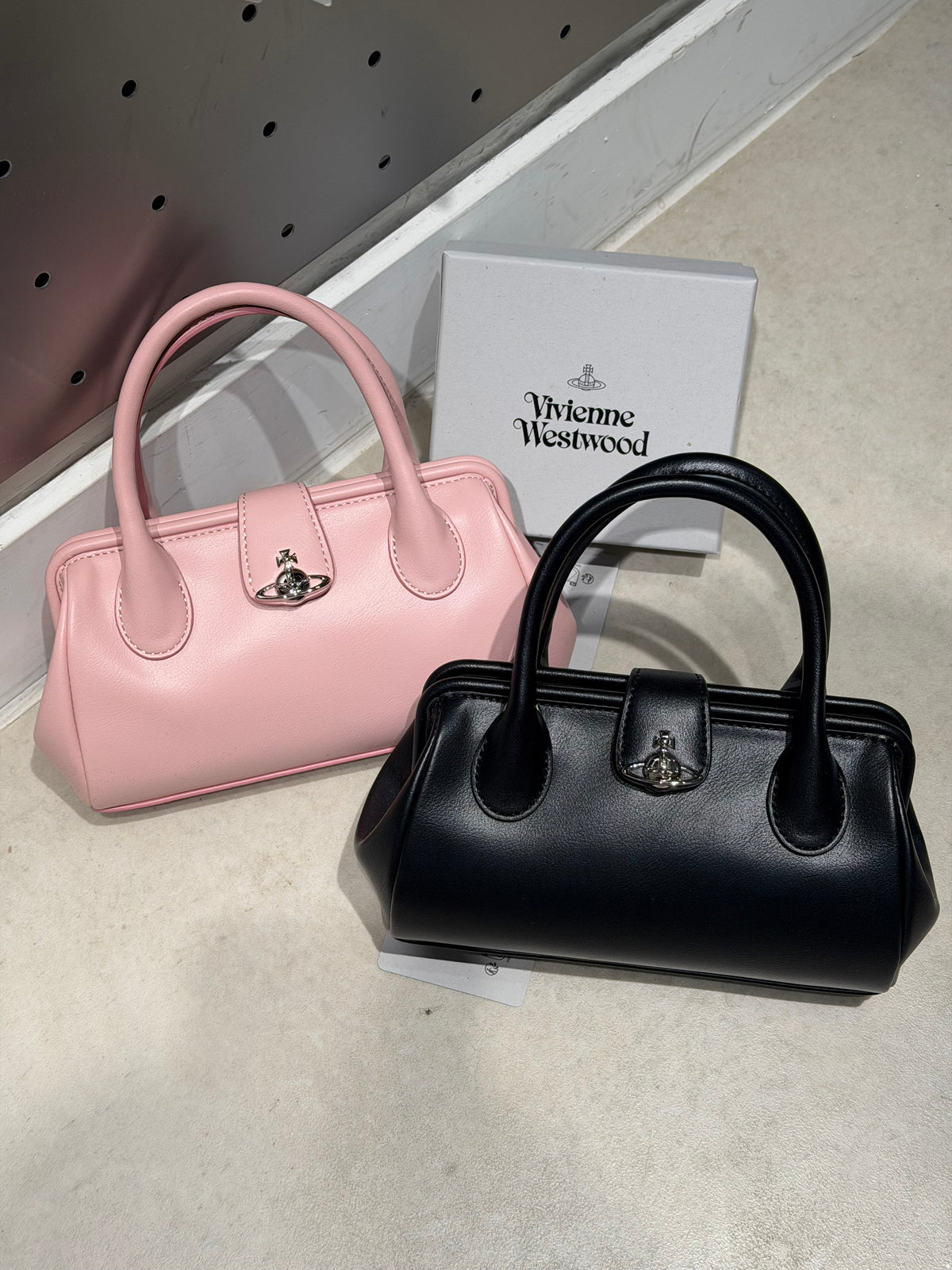 Vivienne Westwood Pamela Small Bag 保齡球袋 [明星同款2026年新品上架優惠］