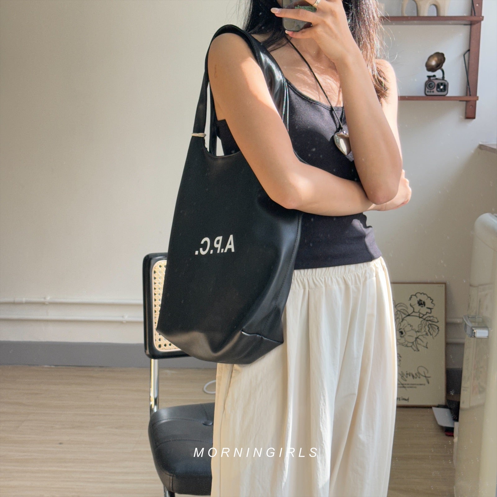 『新品半額』A.P.C NINON TOTE SMALL A.P.C. - Ninon Tote Bag | HBX - Globally Curated Fashion and