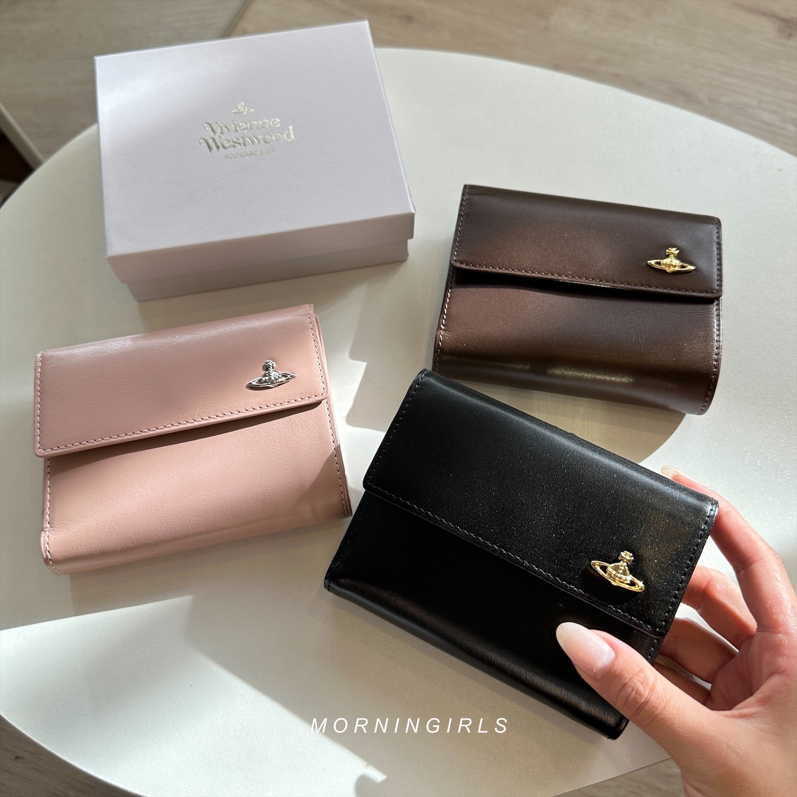 B*3様 【本日限定値下げ‼️】Vivienne Westwood ベージュ 名 7174kEEXe1L.jpg