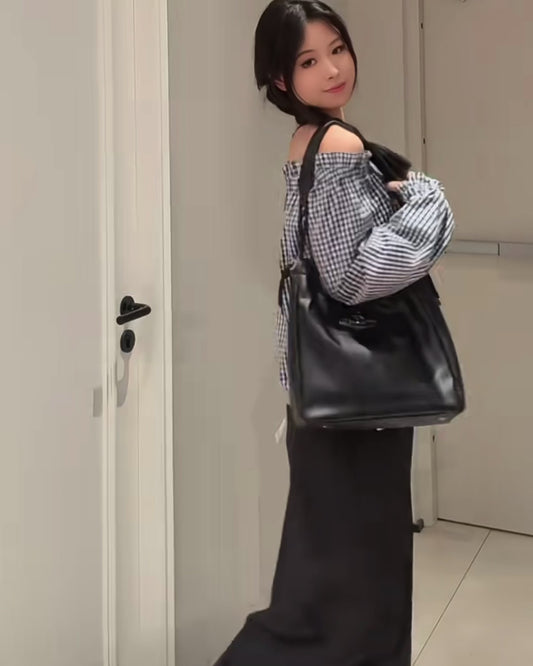 Vivienne Westwood Hilary Bucket Bag, ultra-soft black and silver pebbled leather [Extra discount for Double 11! Large capacity square bucket bag, can be worn on the shoulder!]