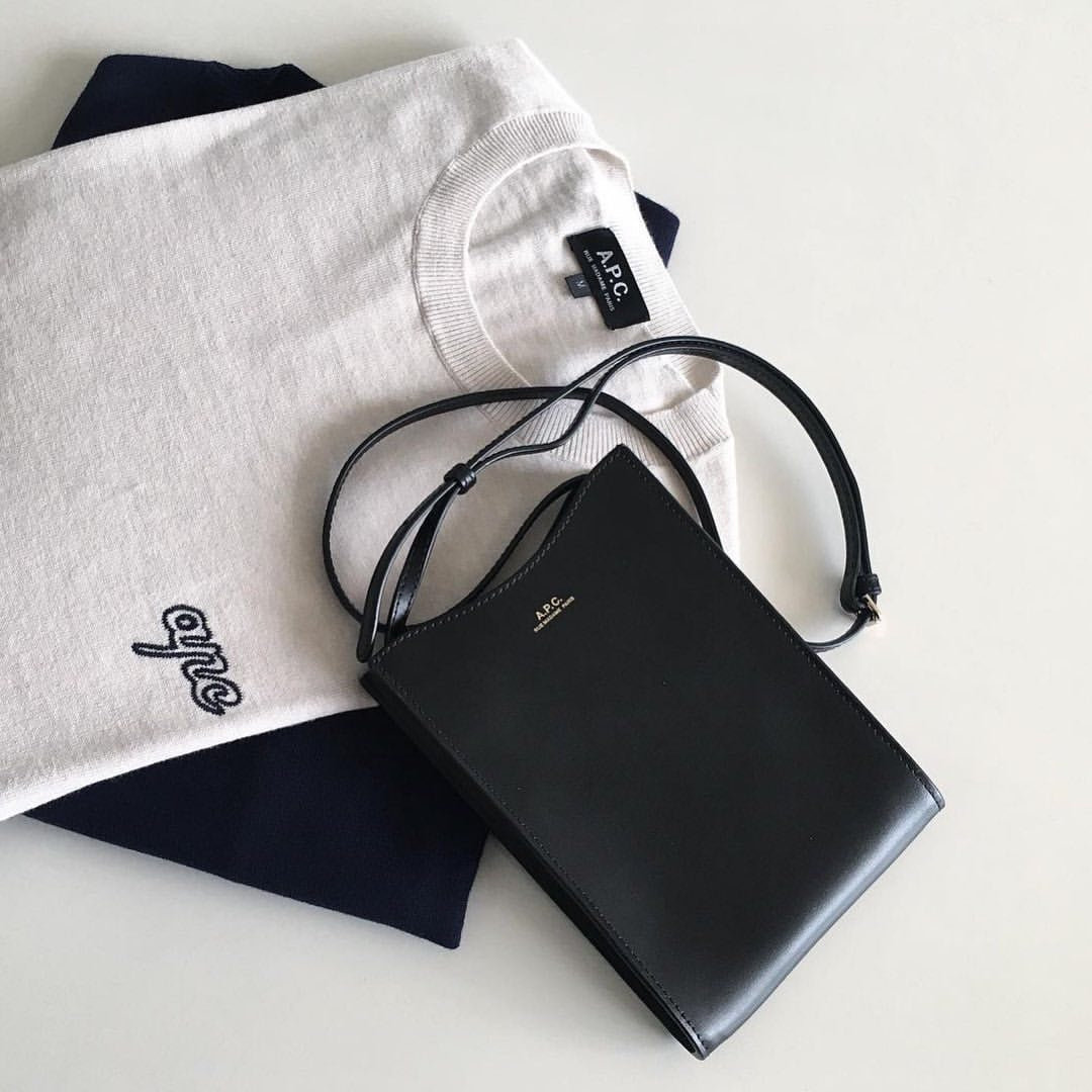 A.P.C. Jamie Neck Pouch 電話包– morningirls